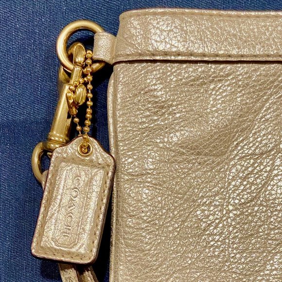 COACH Platinum Gold Metallic Lg Leather Wristlet Clutch 13276 Evening Formal Y2K - Picture 6 of 16